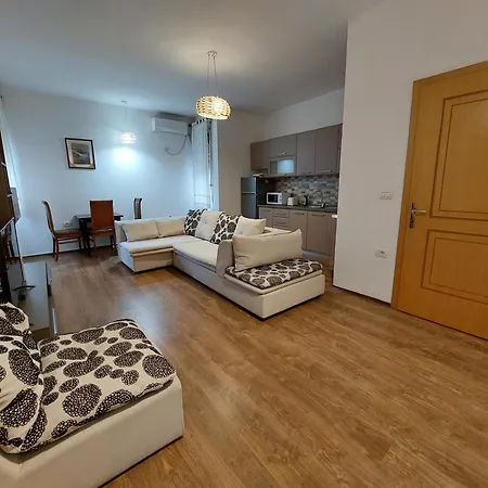 City Center Nr 4 Apartament *